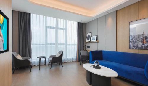 Premium Suite with King Bed