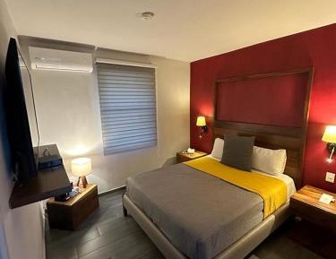 Standard Queen Room