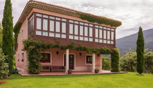 Seven-Bedroom House