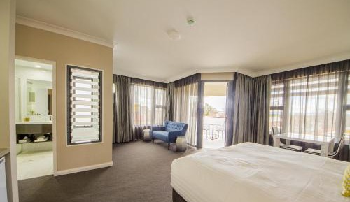 Retreat Suite with Balcony