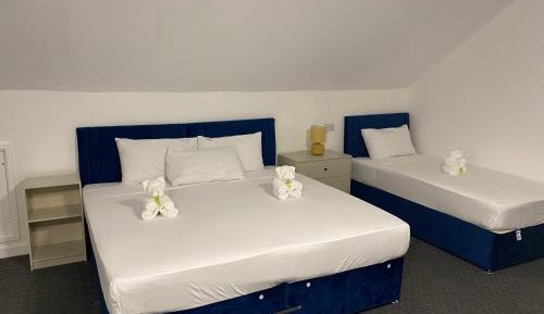 Deluxe Family Room