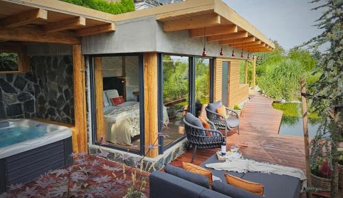 Deluxe Suite with Spa Bath