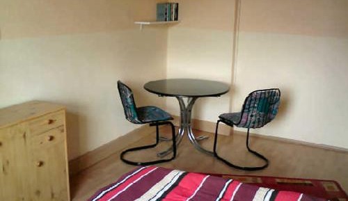 Two-Bedroom Apartment with Shower 