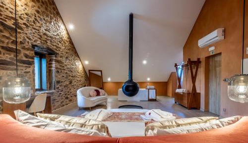 Deluxe Suite with Spa Bath