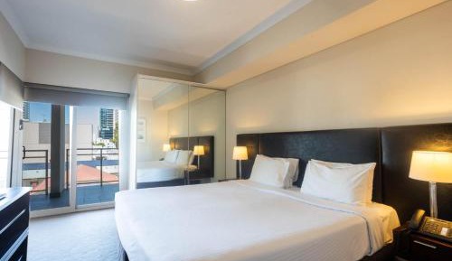 Deluxe One-Bedroom Apartment