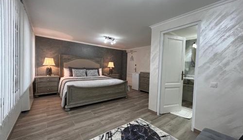 Deluxe Double Room with Bath
