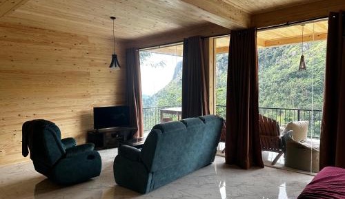 Superior King Suite