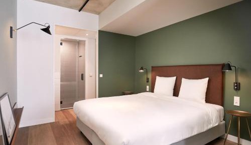 King Studio Apartment
