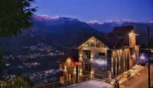 Three-Bedroom Apartment with Mountain View
