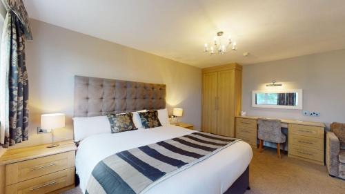 Manor Room