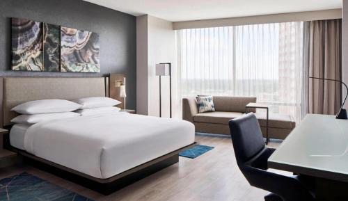 Guest Room, King bed