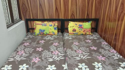 Standard Double Room with Shared Bathroom
