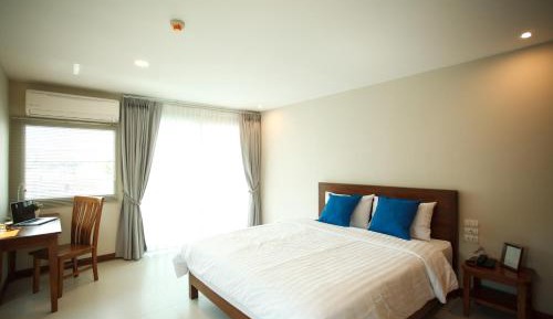 Deluxe Double or Twin Room with Mountain View