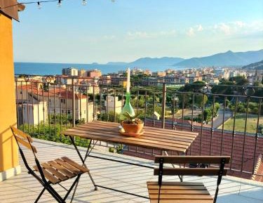 Deluxe Double Room with Side Sea View