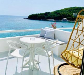 Superior Double Room with Balcony and Sea View