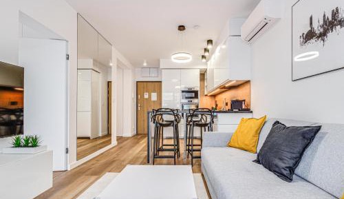 One-Bedroom Apartment with Balcony