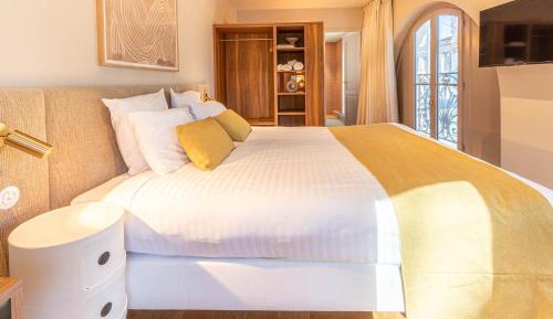 Superior King Room