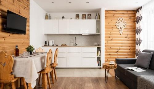 Apartment with Mountain View