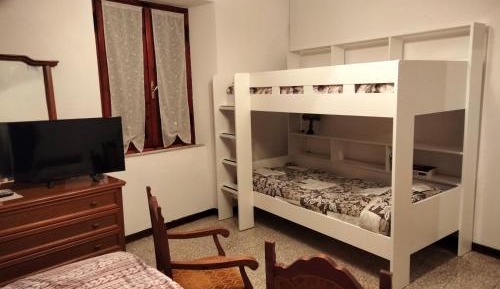 Deluxe Room (2 Adults + 1 Child)