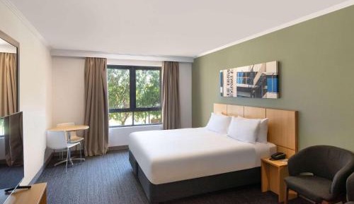 Standard Accessible King Room