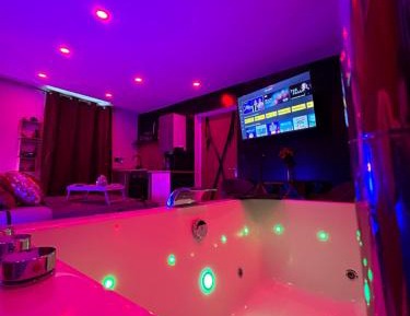 Deluxe Studio