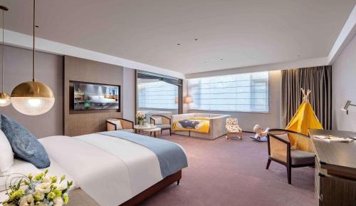Deluxe Family Suite