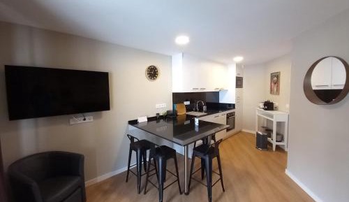 Apartment with Mountain View