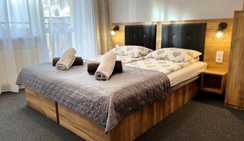 Twin Room with Private Bathroom