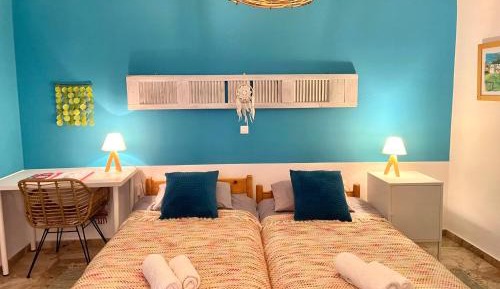 One-Bedroom Apartment with Side Sea View