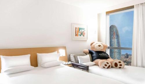 Family Room with City View 