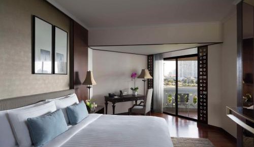 Deluxe River View Room