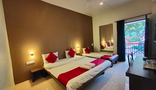 Deluxe Family Suite