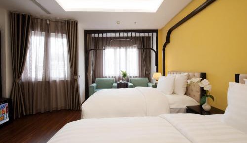 Twin Room with Bath