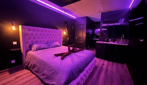 Studio with Spa Bath