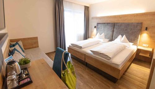 Superior Double or Twin Room with Air Conditioning