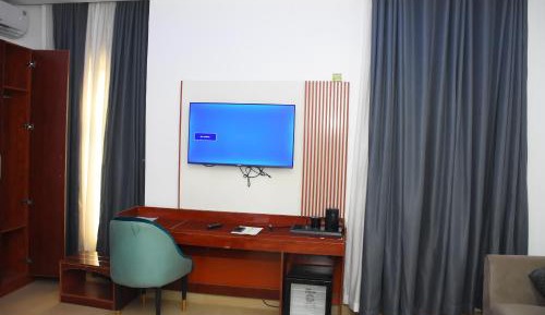 Deluxe Queen Studio 