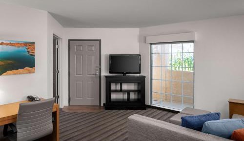 One-Bedroom King Suite
