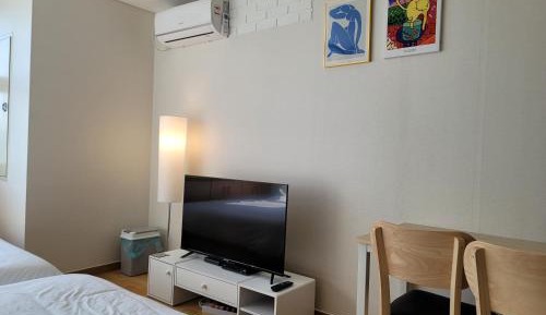 Deluxe Studio