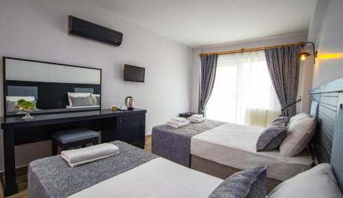 Triple Room with Sea View