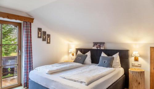 Superior One-Bedroom Apartment with Balcony