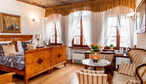 Deluxe Apartment with Old Town View