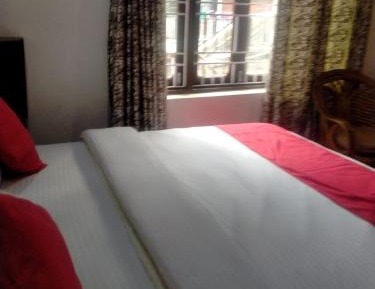 Deluxe Double Room (2 Adults + 1 Child)