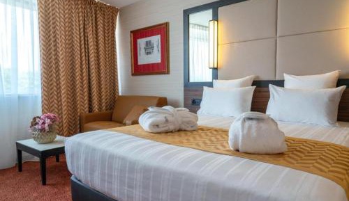 Superior Triple Suite 
