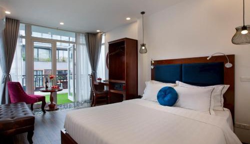 Junior Suite with Balcony