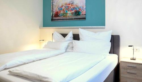 Deluxe Double Room (2 Adults + 1 Child)