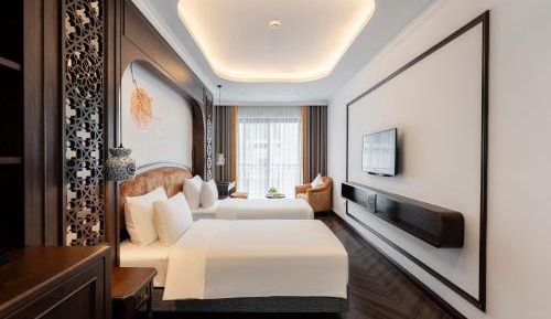 Deluxe Double or Twin Room with City View