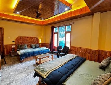 Quadruple Room with Mountain View