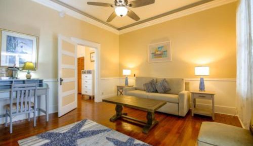 Queen Room with Sofa Bed ( Ambrosia Suite) 