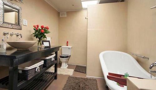 Classic Queen Room