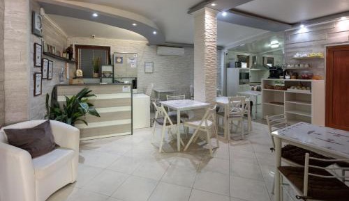 Deluxe Studio